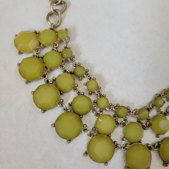 Chunky Gold Tone Facet Jewel Green Necklace - Picture 6 of 6